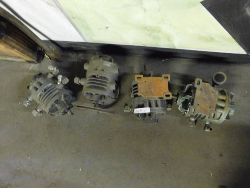 4 Vacuum Pumps, Condition Unknown