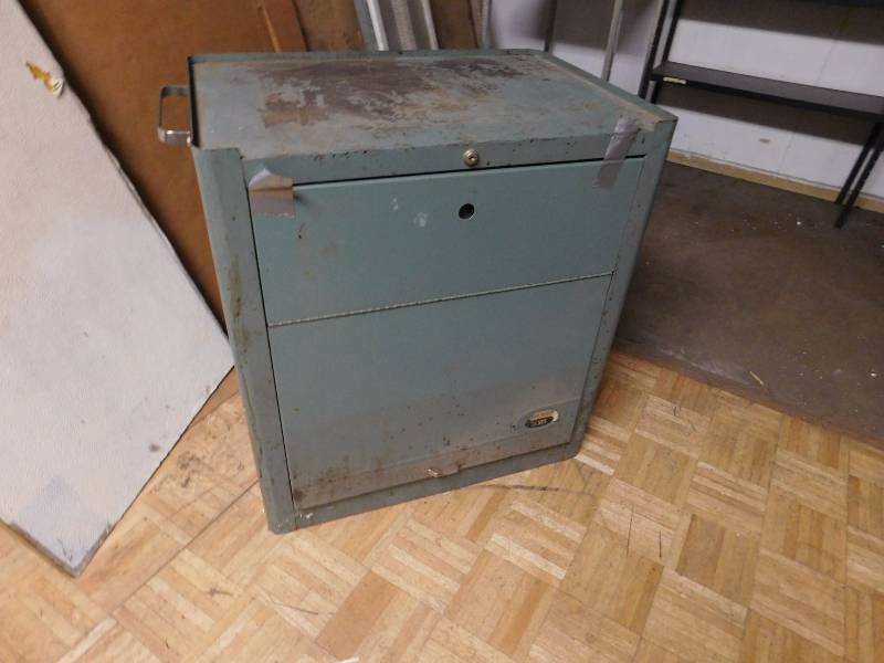 3M Tool Storage Cabinet (approx. 26.5 x 29 x 18)