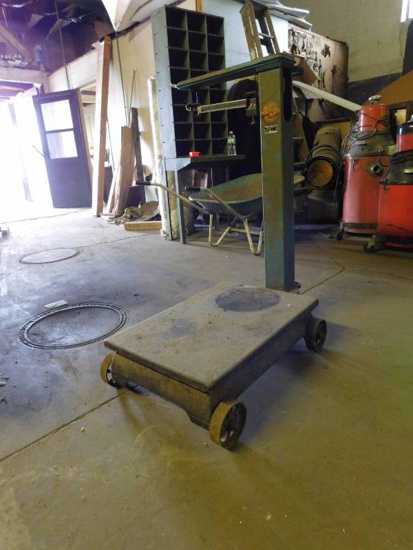 Fairbanks Morse Vintage Scale on Wheels, Cap. 1,000lbs, serial #6202634