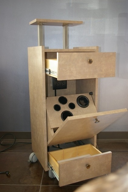 lot 5 image: Belvedere Electrified Workstation (Matches Lots 213 - 224 13 in Total  )