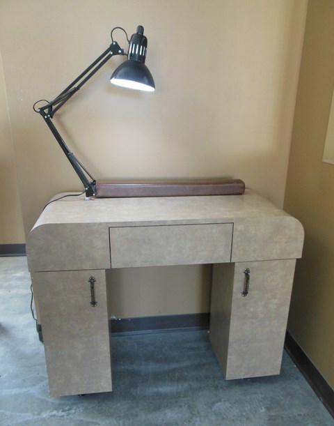 lot 7 image: Belvedere Manicure Table  Desk Model S40324 with Light