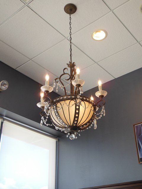 lot 10 image: Large Ornate Chandelier (Matches Lot 96)