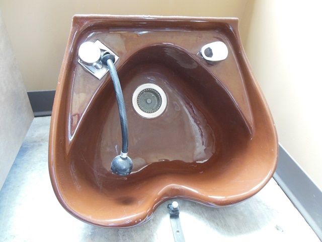 lot 11 image: Belvedere Wash Sink (Model 3100) and Bracket (Matches Lots 201 - 205  6 in Total)
