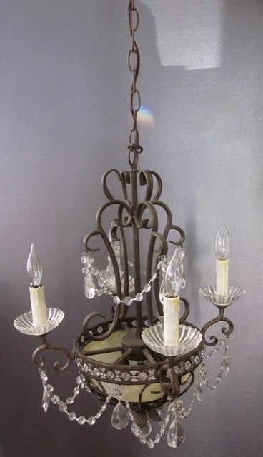 lot 97 image: Medium Ornate Chandelier SEE NEW NOTE ABOUT CONDITION (Matches Lot 21 )
