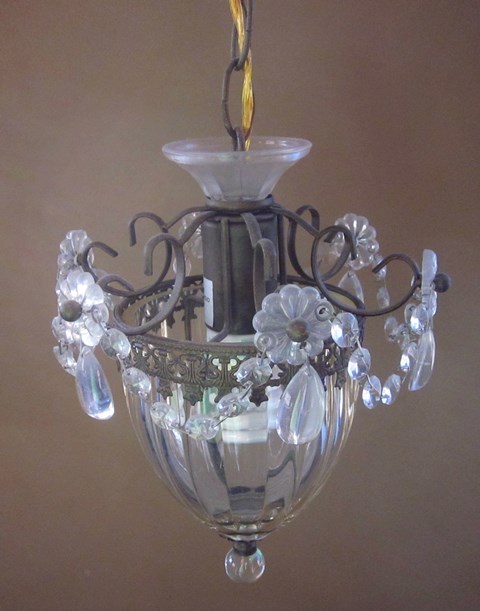 lot 98 image: Small Ornate Chandelier (Matching Lots are 28 and 98-100 4 in total)