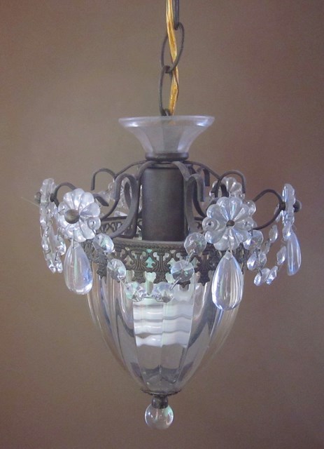 lot 100 image: Small Ornate Chandelier (Matching Lots are 28 and 98-100 and Larger Version of Same Style )