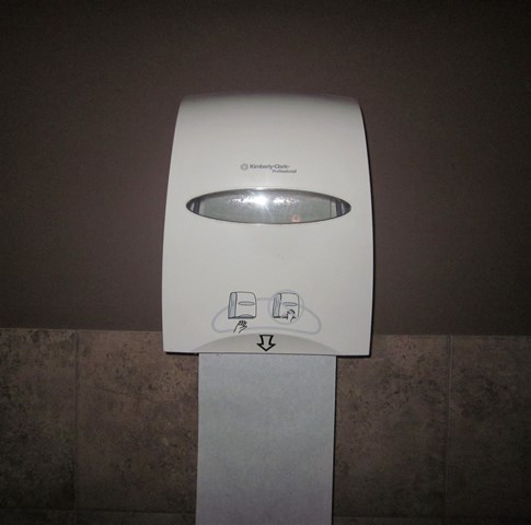 lot 123 image: Kimberly-Clark Professional Automatic Feed Paper Towel Dispenser