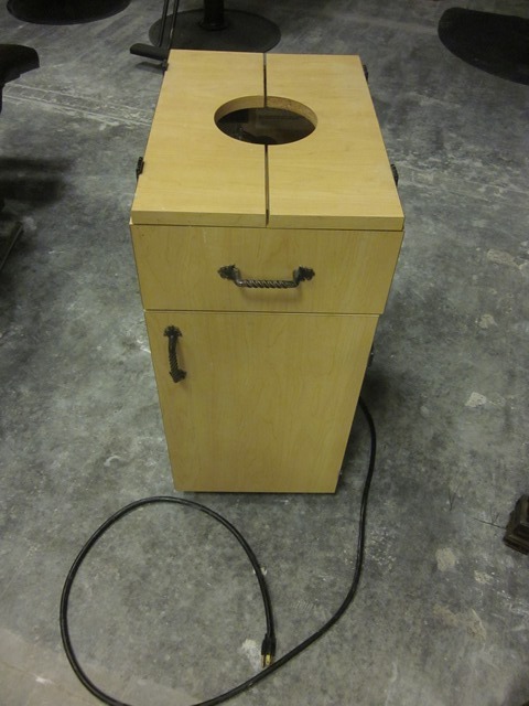 lot 140 image: Belvedere Electrified Wax Station  Cart with Reach in Top and Drawers
