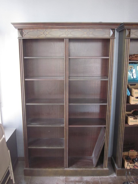 lot 150 image: Lighted Wooden Display Shelf Units (Matching Lots 15, 150 - 152 4 Units in Total) UNIT ONLY - Any contents shown are in separate lots.