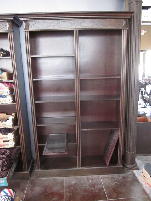 lot 151 image: Lighted Wooden Display Shelf Units (Matching Lots 15, 150 - 152 4 Units in Total) UNIT ONLY - Any contents shown are in separate lots.