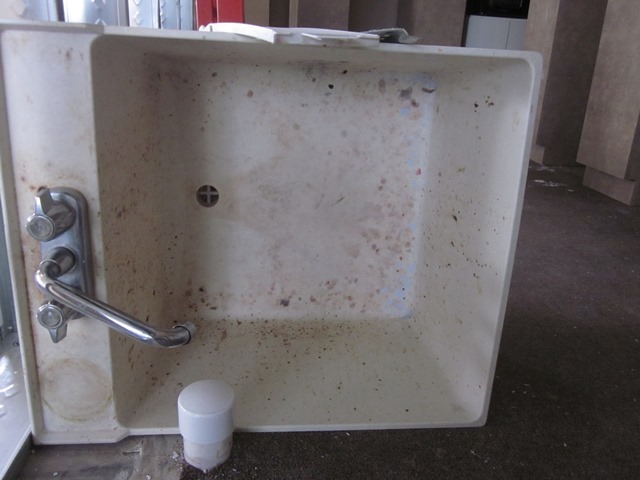 lot 164 image: Laundry Tub  Sink