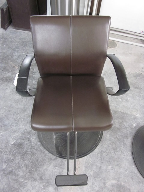 lot 172 image: Belvedere Kallista Styling Chair (Matching Lots 3, 166 - 176 12 in Total)