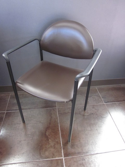 lot 193 image: Very Sturdy Belvedere Brown and Black Desk or Sitting Room Chair