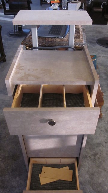 lot 213 image: Belvedere Electrified Workstation (Matching Lots are 5, 213 - 224  13 in Total  )