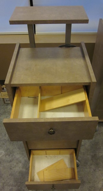 lot 216 image: Belvedere Electrified Workstation (Matching Lots are 5, 213 - 224  13 in Total  )