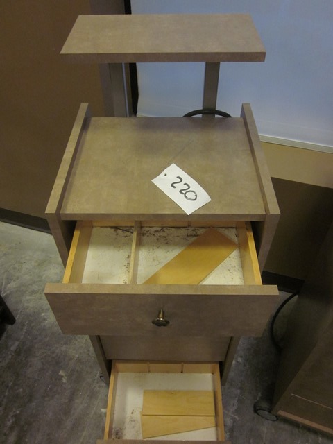 lot 220 image: Belvedere Electrified Workstation (Matching Lots are 5, 213 - 224  13 in Total  )