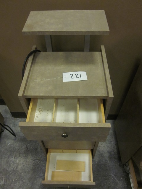 lot 221 image: Belvedere Electrified Workstation (Matching Lots are 5, 213 - 224  13 in Total  )