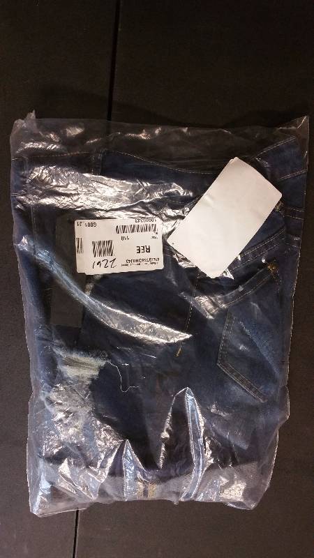 lot 2261 image: La Belle Roc Juniors Bermuda Ripped Denim Shorts 34