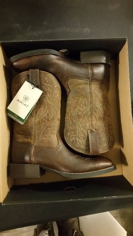 lot 2477 image: Ariat Mens Sport Western Square-Toe Boot - Fiddle BrownPowder Brown 8.5