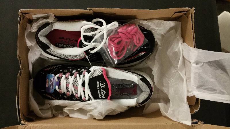 lot 2480 image: Skechers Womens DLites Lifesaver Walking Shoe - Wide BlackPink 6.5