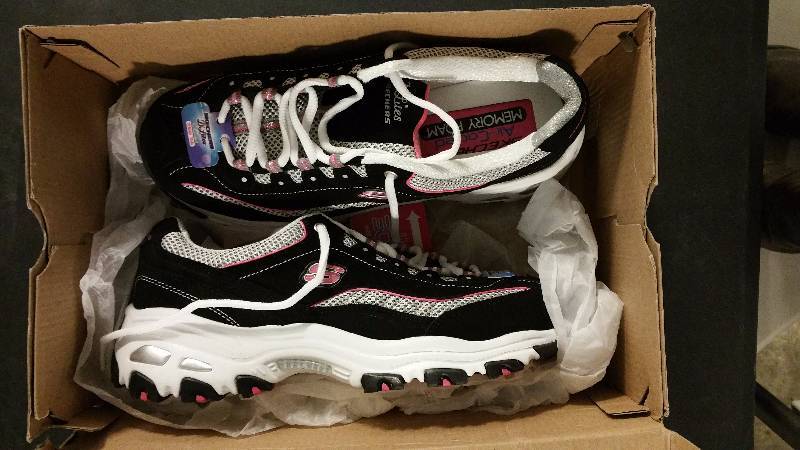 lot 2481 image: Skechers Womens DLites Lifesaver Walking Shoe - Wide BlackPink 9