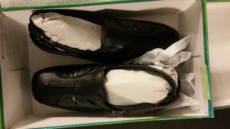 lot 2499 image: Easy Street Splendid Comfort Wave Sandals - Black 9