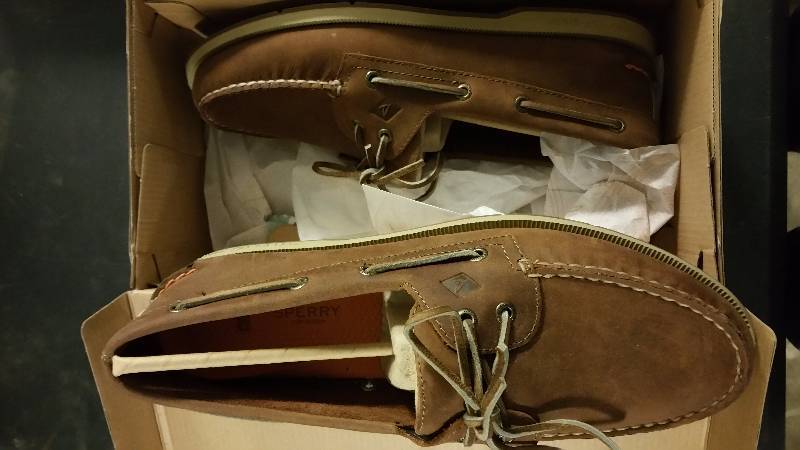 lot 2503 image: Sperry Mens Captains Authentic Originals Boat Shoe - Tan 11