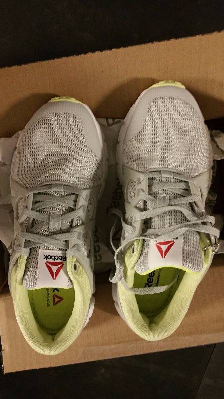 lot 2505 image: Reebok Womens Hexaffect Run 4.0 MT Running Shoe - Gray 7.5