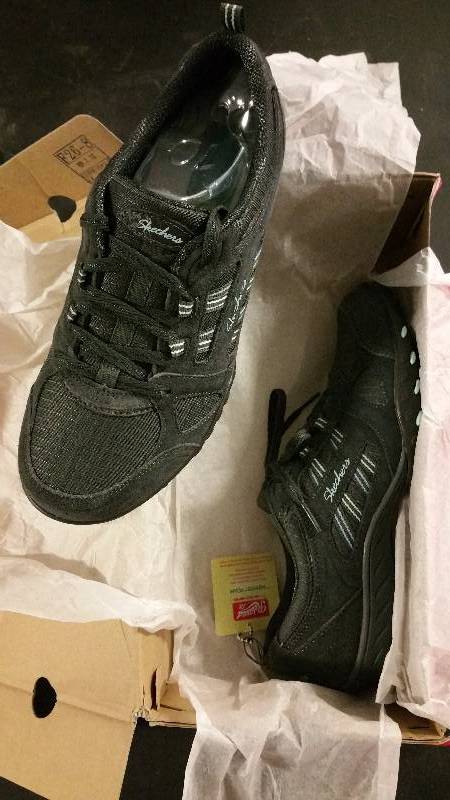 lot 2517 image: Skechers Womens Active-BreatheEasy-Good Luck Shoe - Charcoal 10