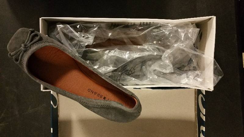 lot 2526 image: Lucky Brand Womens Flat Shoe - Gray 6.5