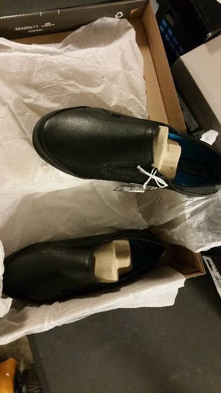 lot 2529 image: Dr. Scholls Womens Hettie Work Shoe - Wide Black 8.5