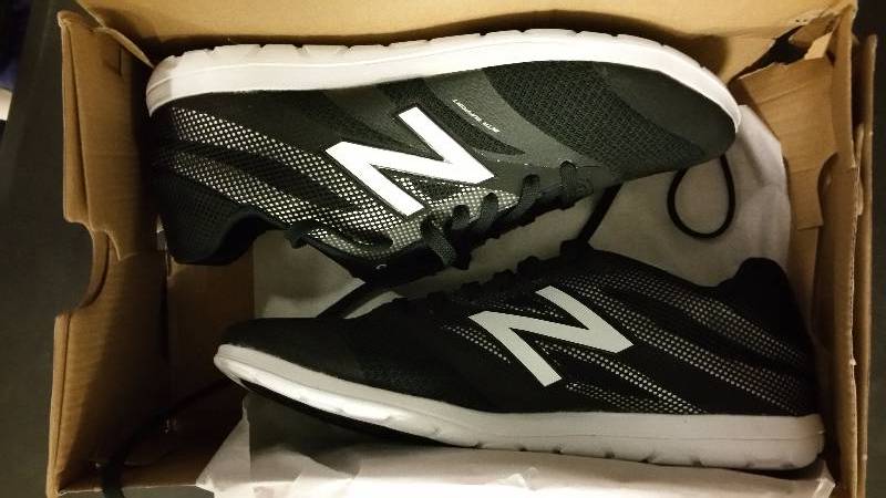 lot 2556 image: New Balance Womens 730v2 Crosstrainer - BlackWhite 10