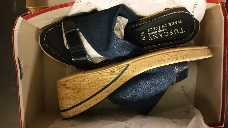 lot 2558 image: Easy Street Womens Adagio Sandal - Narrow Navy 9.5