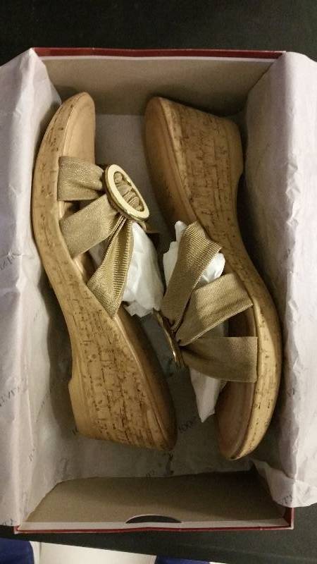 lot 2560 image: Easy Street Womens Conca Sandal - Natural 9.5