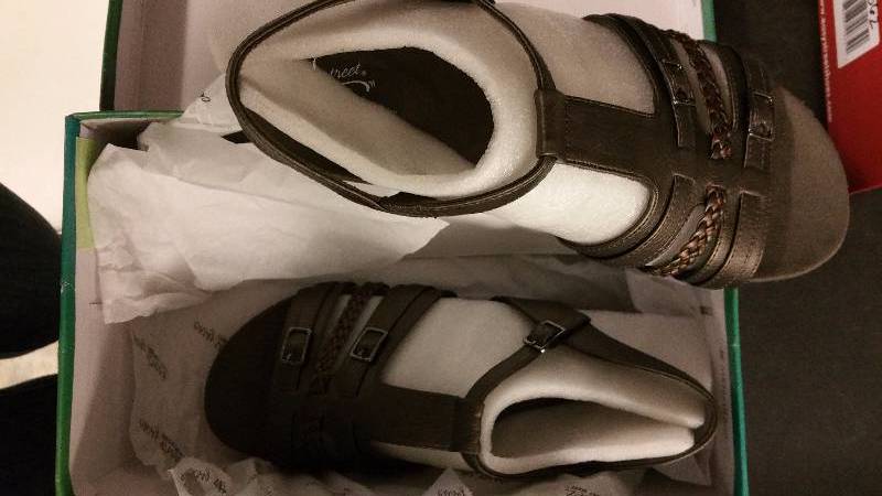 lot 2563 image: Easy Street Womens Parker Sandal - Extra Wide Pewter 9