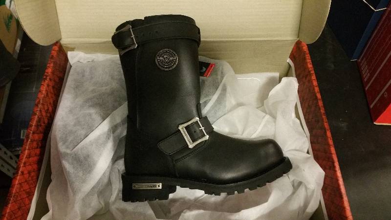 lot 2576 image: Milwaukee Leather MENS 11 Classic Engineer Boot - Wide Black 7