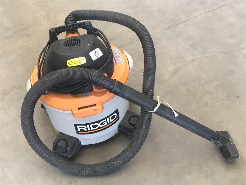 lot 10 image: Ridgid 2.5HP WetDry Vac With Hose ...