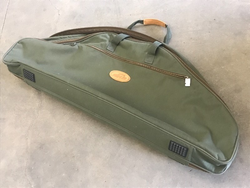 lot 38 image: SKB Soft-Sided Box Case ...