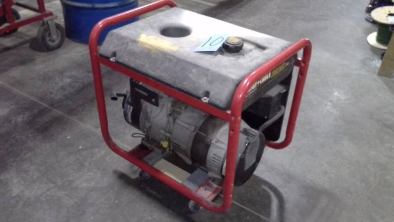 lot 10 image: Porter Cable 5500 Watt Generator