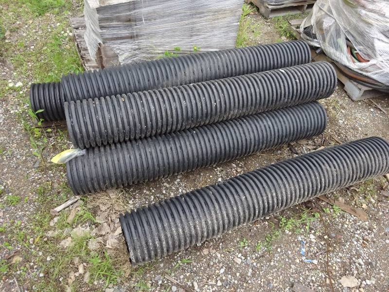 5 Pieces of Large Black Pipe