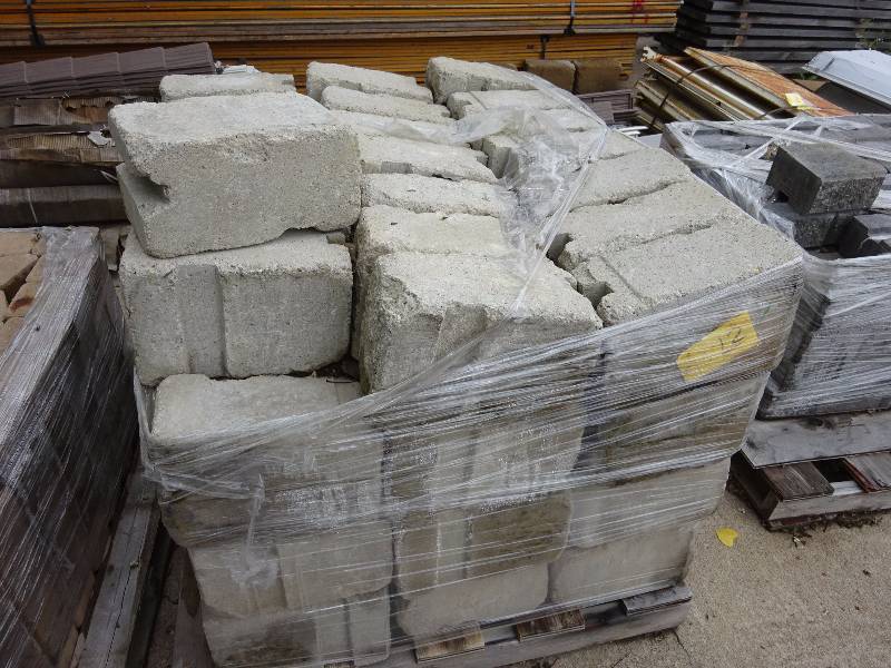 Pallet Retainer stone