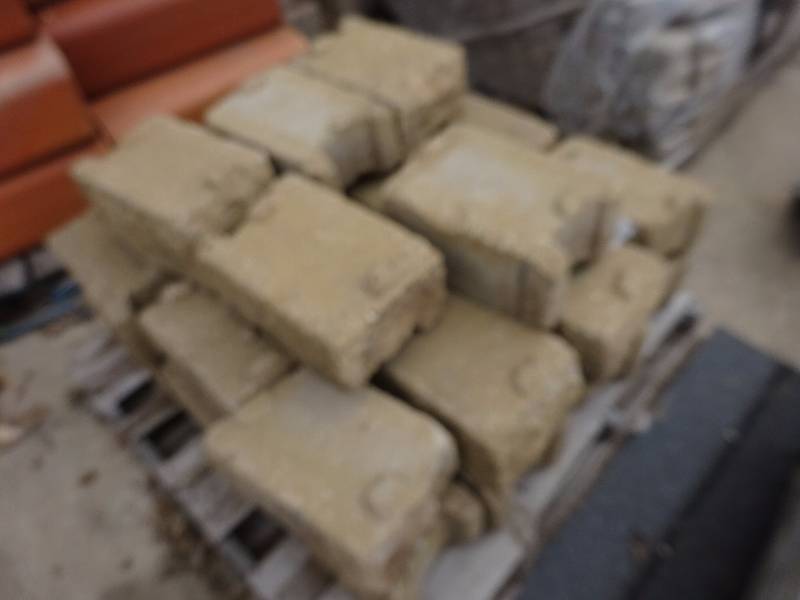 Pallet Large stone