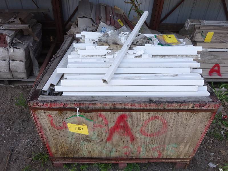 Lot of White Plastic spindle