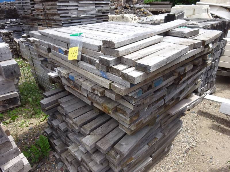 Pallet of 17 2 X 4