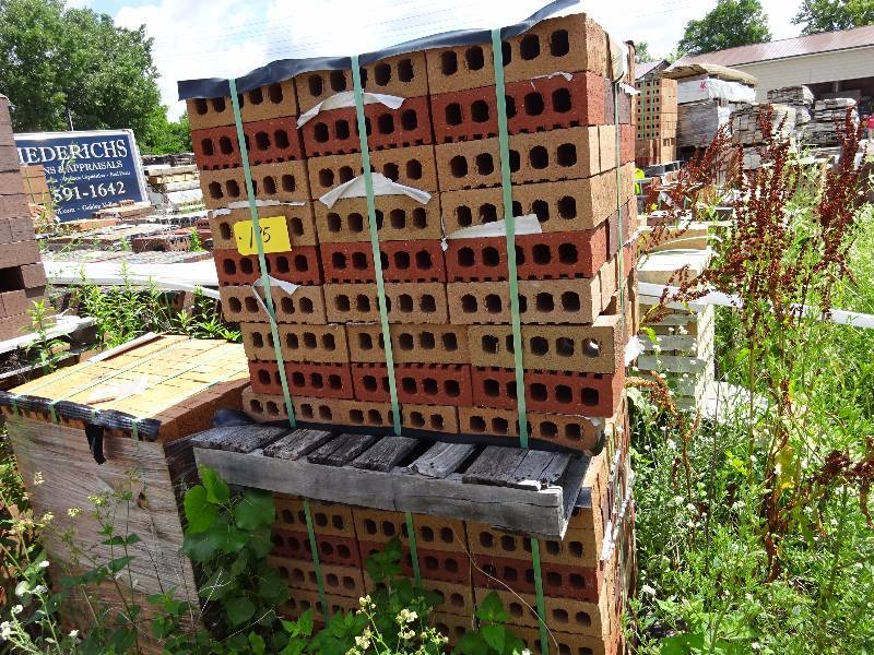 (2) Pallet Applewood Blend Brick