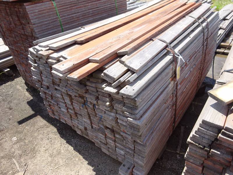 Lot of Benchwood