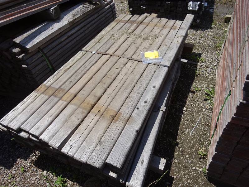 Lot of Benchwood