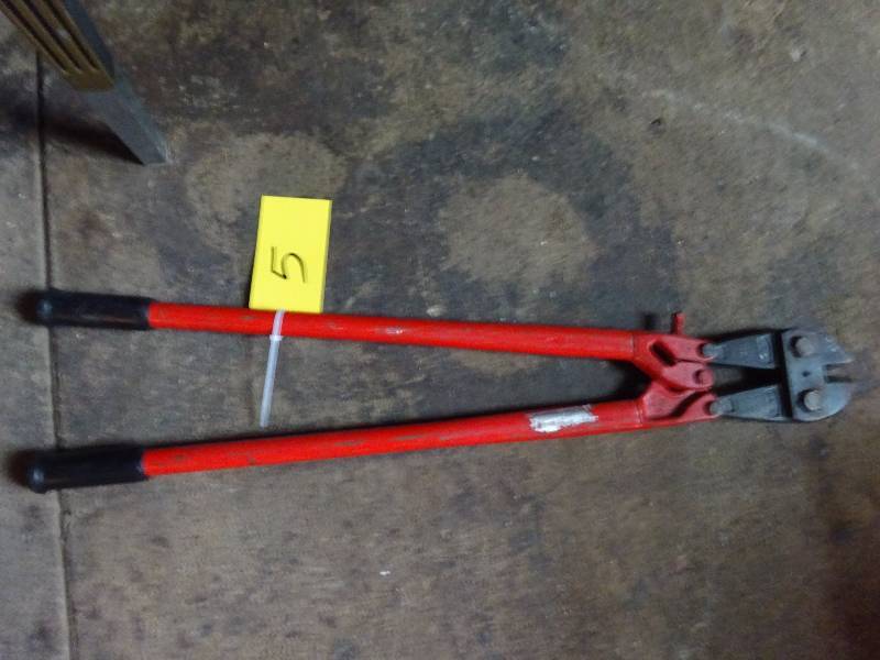 lot 5 image: 36 Bolt Cutter