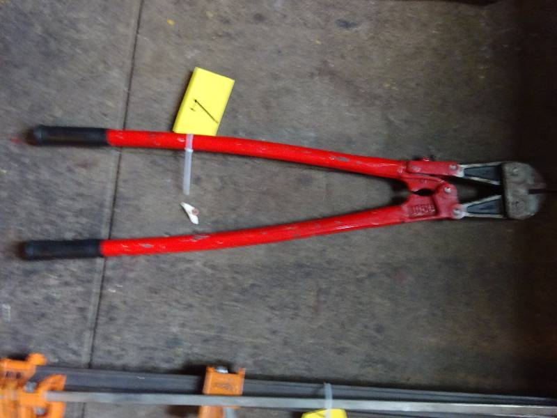 lot 7 image: 42 Bolt Cutter
