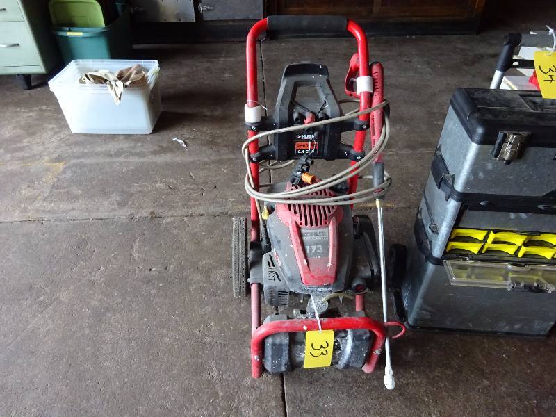 lot 33 image: Husky Power Washer